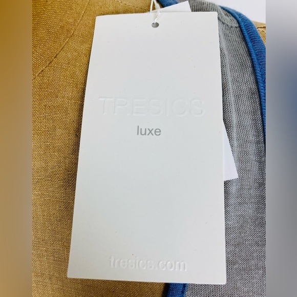 Tresics Luxe Twist Back Tank Top, Athletic Top, NWT, Size Medium, Gray with Blue - Picture 6 of 10